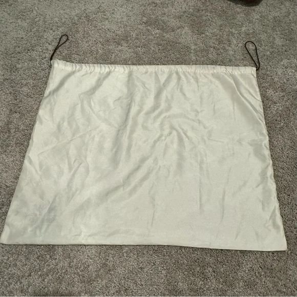 Like 🆕 Coach 23” x 19” vintage satin ivory large drawstring dust bag - Picture 3 of 8